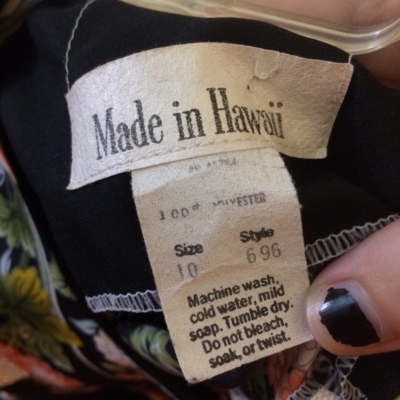 Vintage Hawaiian flutter sleeve floral dress - Picture 4 of 4